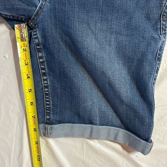 Carhartt Women's Denim Shorts Size 10 Slim Fit Leg Rolled Cuff - Picture 4 of 6